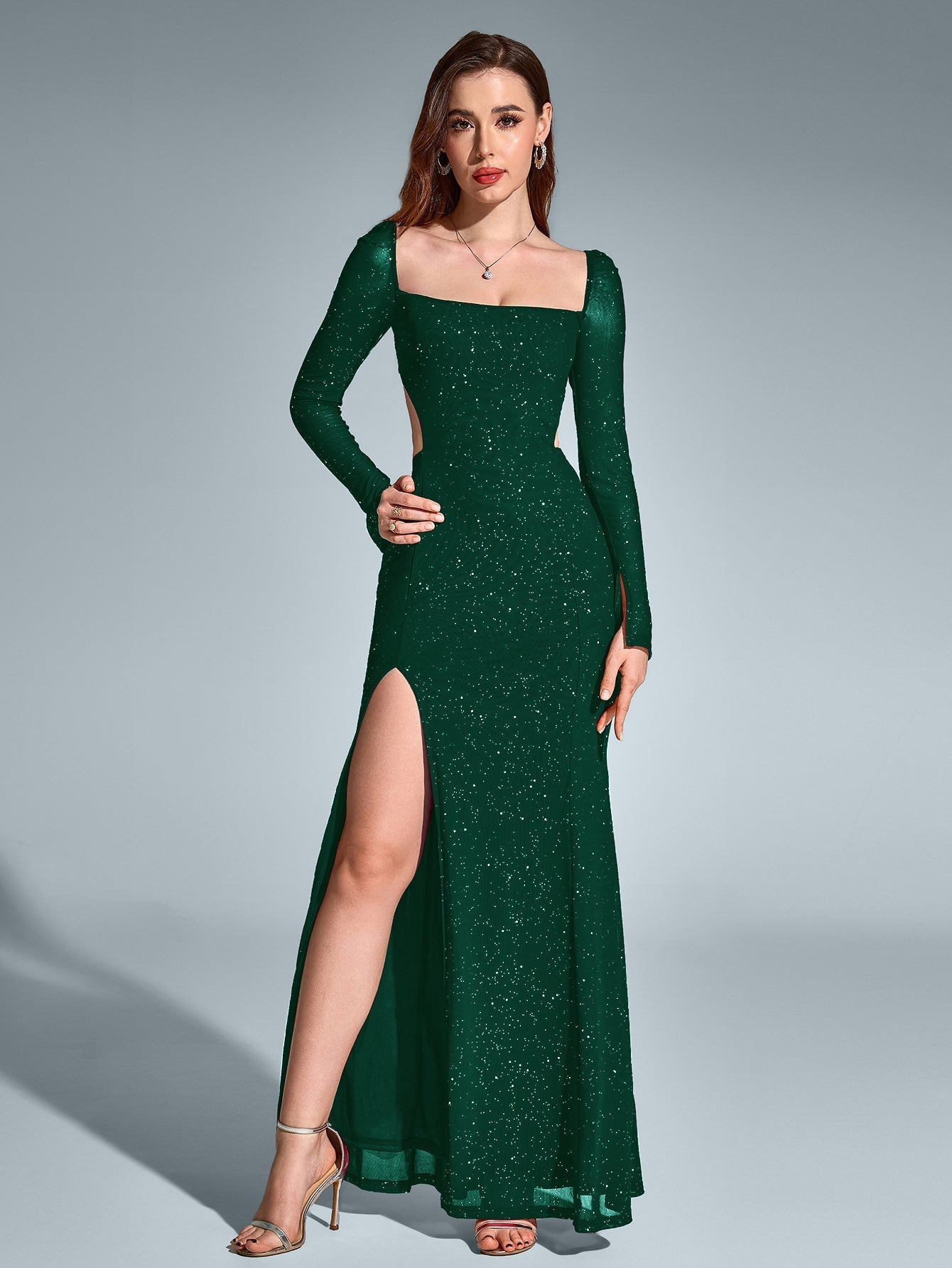 Błyszcząca sukienka maxi z wycięciami na plecach – lśniąca, dopasowana sukienka imprezowa z dołem w stylu syreny i rozcięciem na udzie