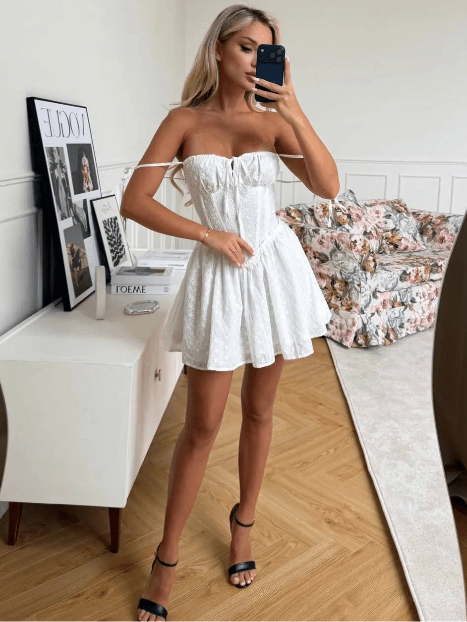 Bianca Haftowana Sukienka Mini z Wycięciami
