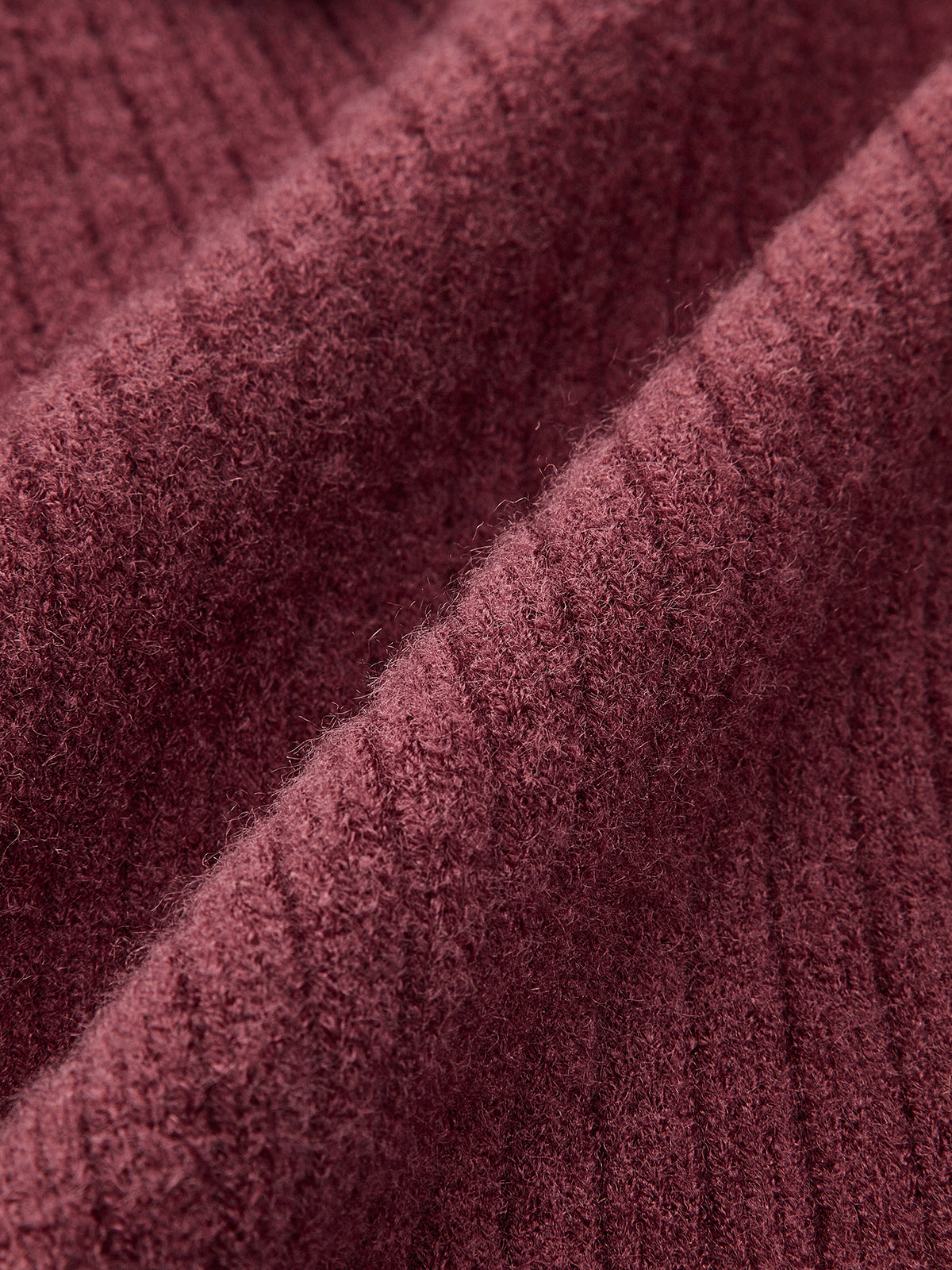 Elegancka Sukienka Slim-Fit do Krzyżujących się Ramiączkami i Dopasowaną Talią