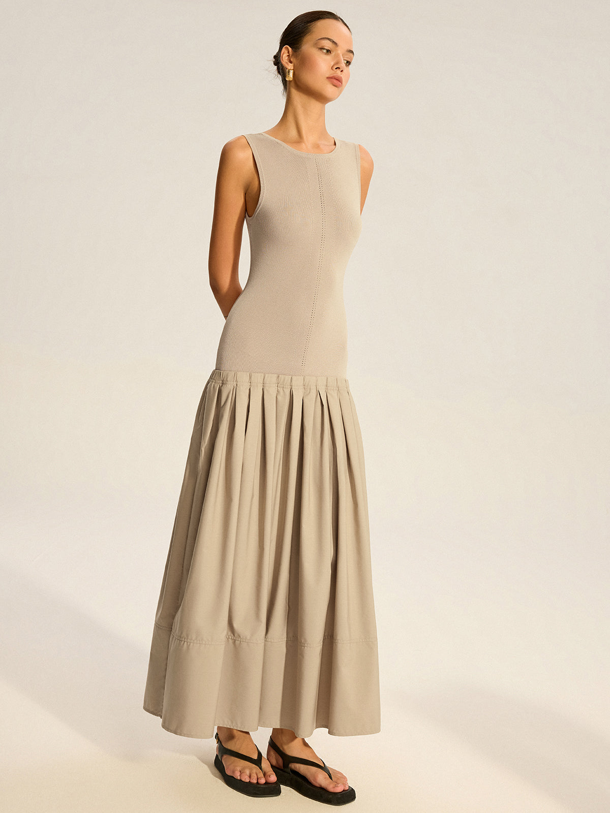 Elegance - Stylowa lekko rozciągliwa sukienka midi zzianinowym topem i plisowanym dołem