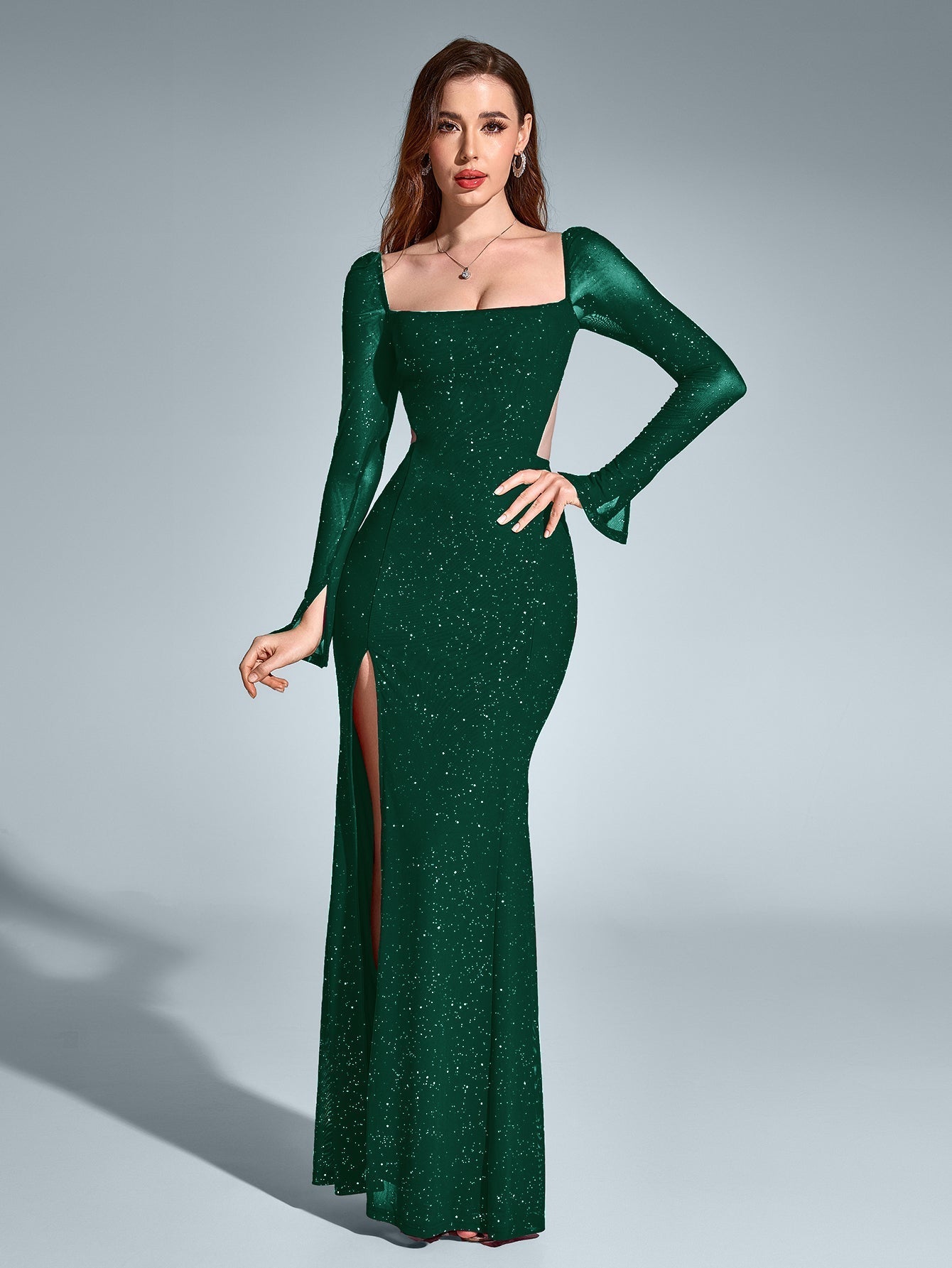 Błyszcząca sukienka maxi z wycięciami na plecach – lśniąca, dopasowana sukienka imprezowa z dołem w stylu syreny i rozcięciem na udzie
