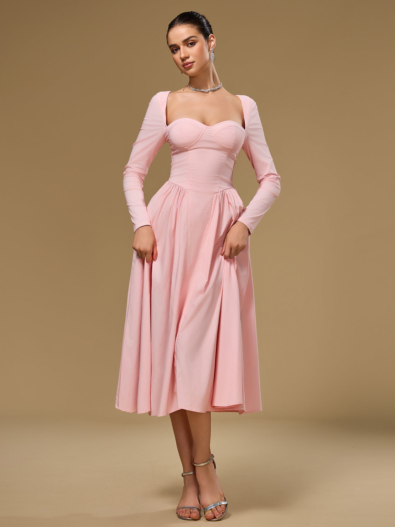 Sukienka Maxi na Długim Rękawem i Wiązaniem - Elegancka Sukienka A-Line