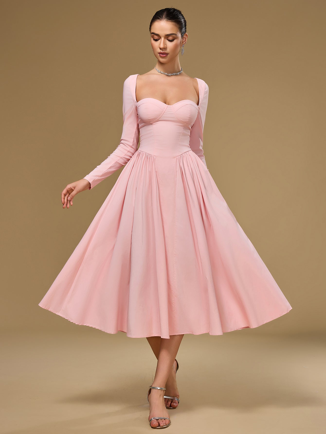 Sukienka maxi z długim rękawem i wiązaniem na plecach, o kroju litery A – elegancka, z dekoltem w kształcie serca i marszczeniami