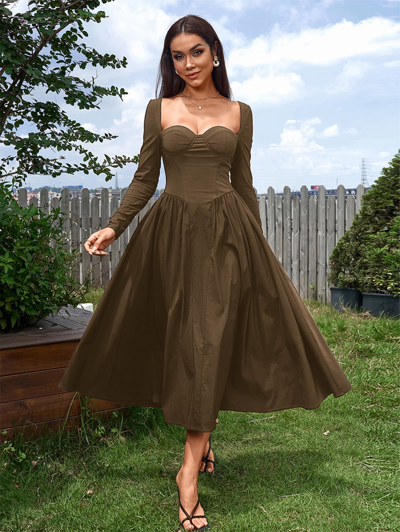 Sukienka maxi z długim rękawem i wiązaniem na plecach, o kroju litery A – elegancka, z dekoltem w kształcie serca i marszczeniami