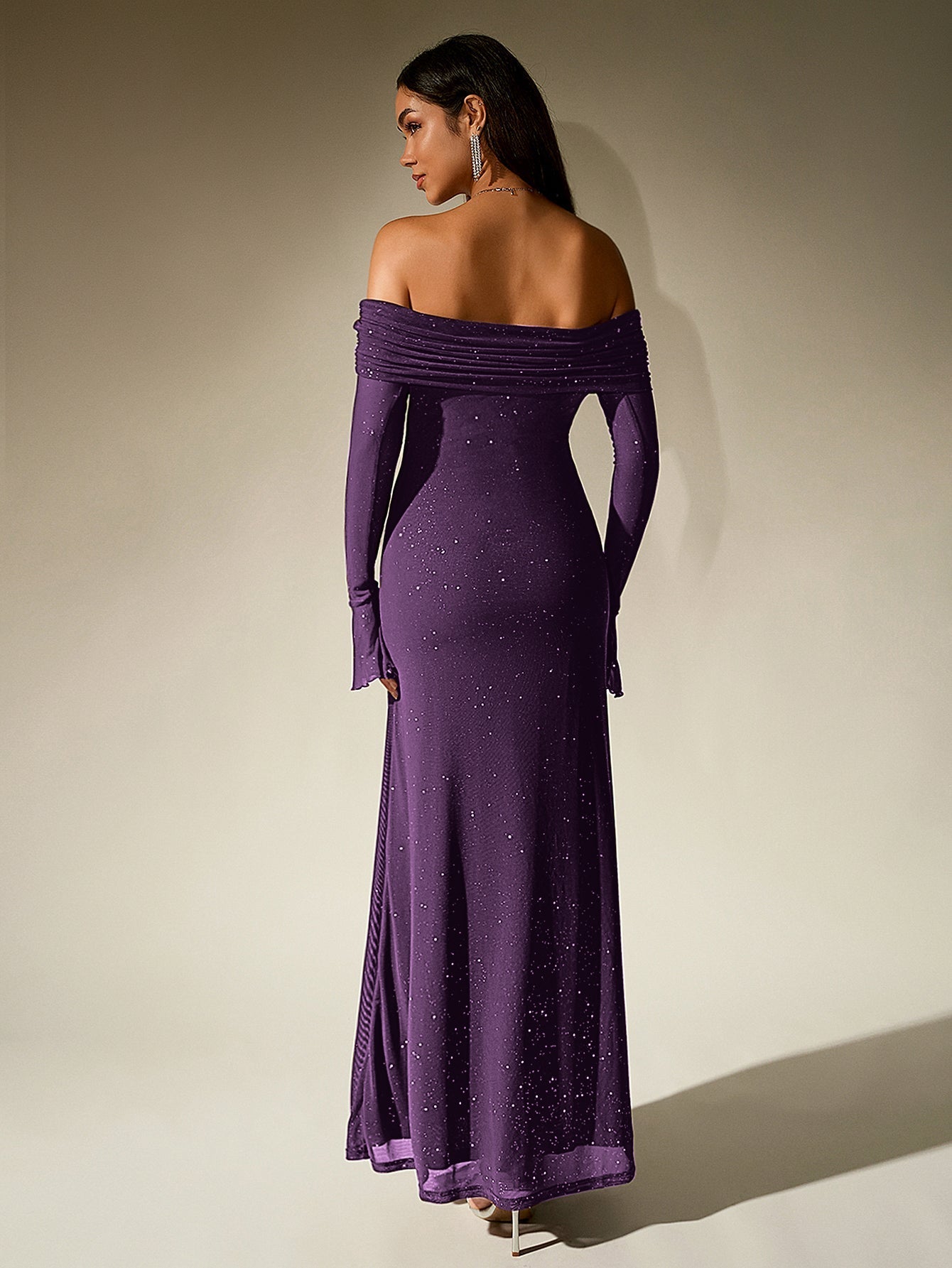 Sukienka Maxi z Siatki i Cekinów na Ramiączkach – Błyszcząca, Elegancka