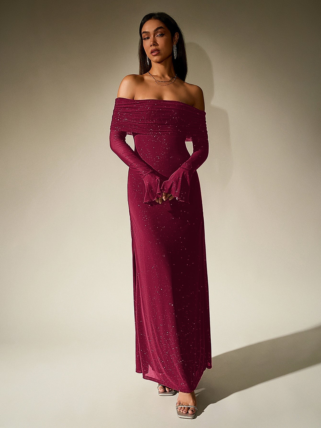 Sukienka Maxi z Siatki i Cekinów na Ramiączkach – Błyszcząca, Elegancka