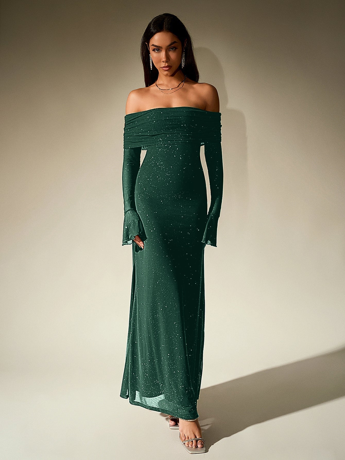 Sukienka Maxi z Siatki i Cekinów na Ramiączkach – Błyszcząca, Elegancka