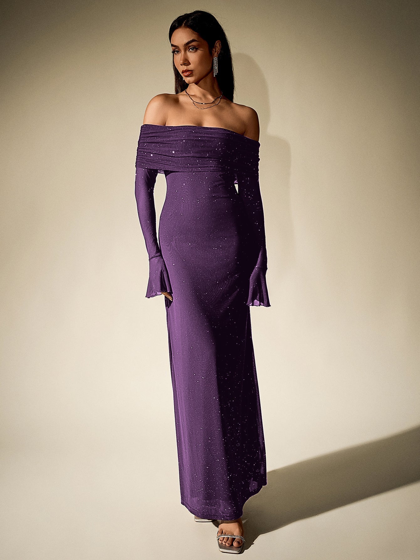 Sukienka Maxi z Siatki i Cekinów na Ramiączkach – Błyszcząca, Elegancka