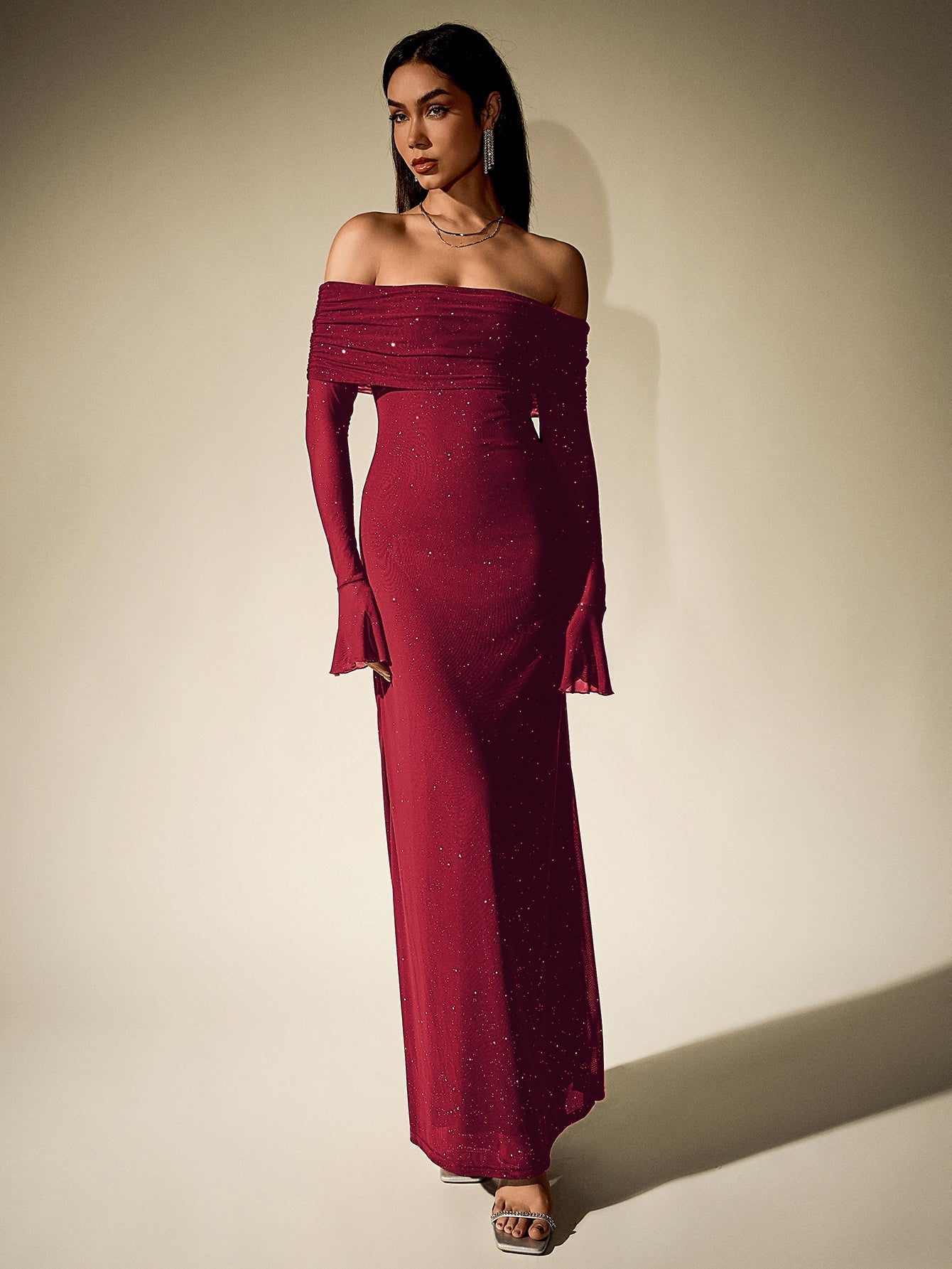 Sukienka Maxi z Siatki i Cekinów na Ramiączkach – Błyszcząca, Elegancka