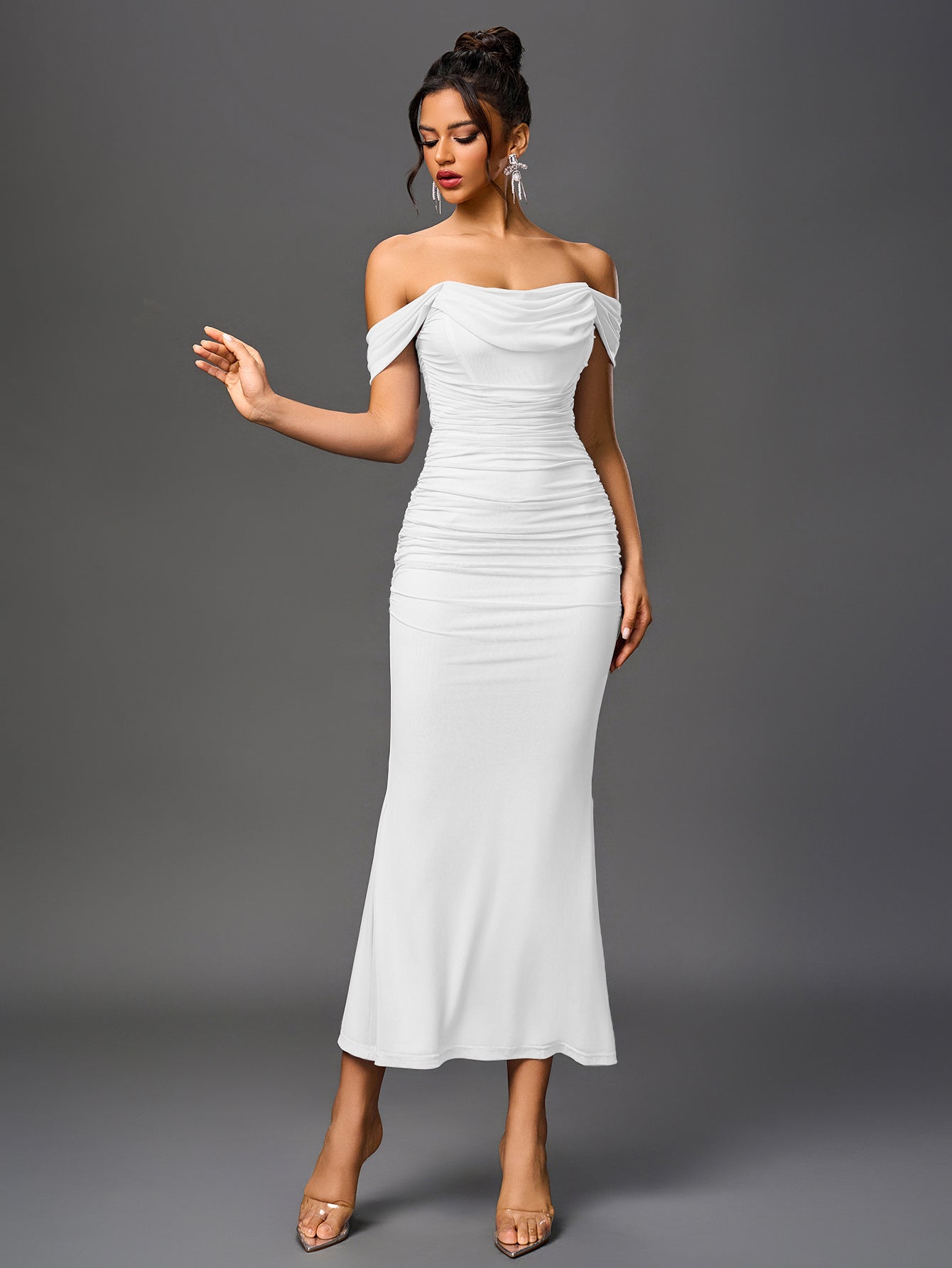 Sukienka maxi z odkrytymi ramionami i dekoltem syreny | Elastyczna sukienka imprezowa