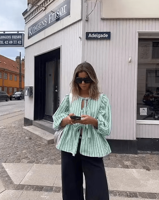 Bluzka Emma w paski z bufkami