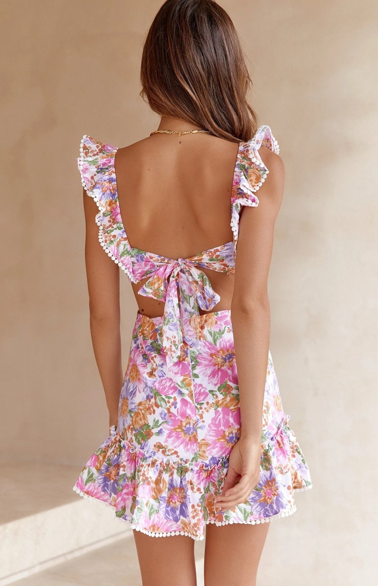 Sukienka Minikleid Carmina Florales z wiązaniem na plecach