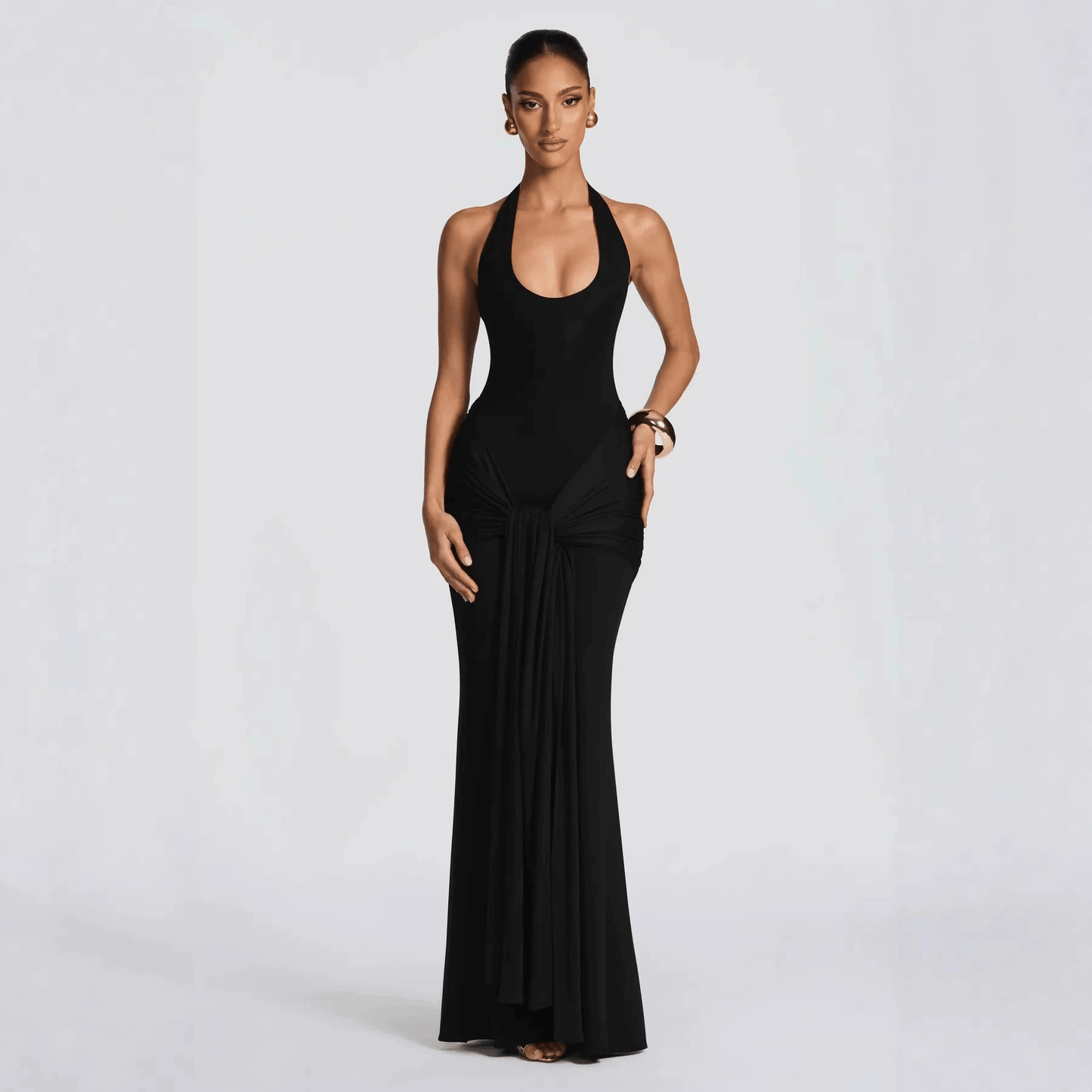 Sukienka maxi Charlot bez pleców w slim fit