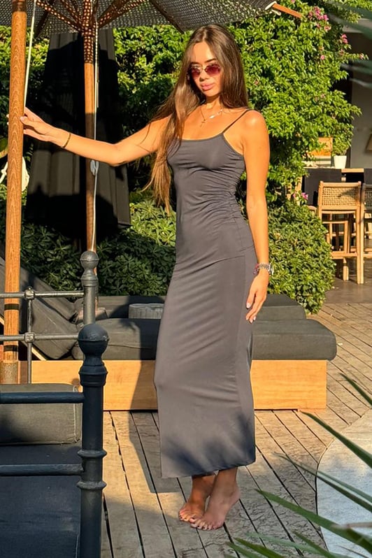 Sukienka maxi Janet z dekoltem w kształcie V