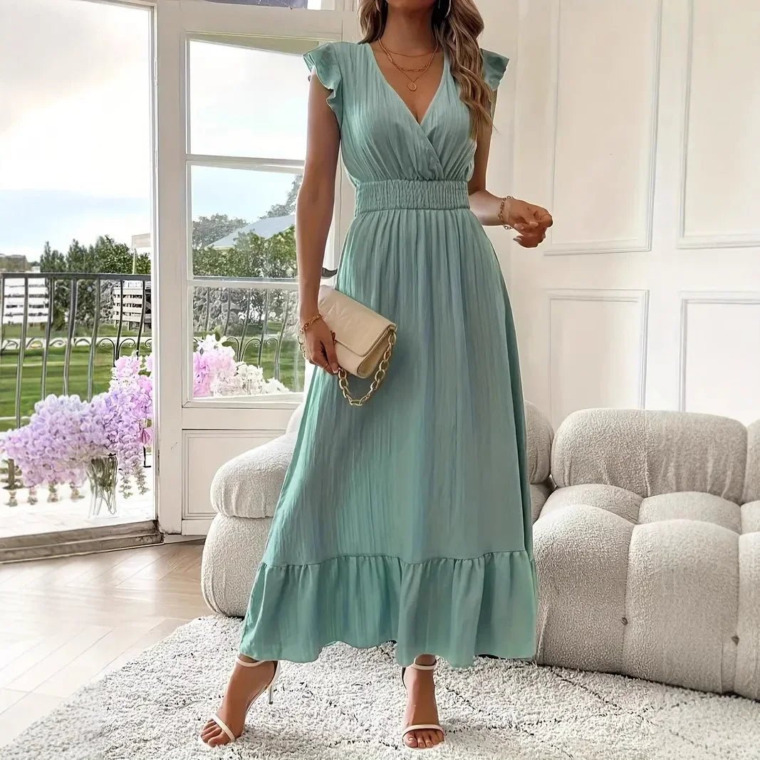 Sukienka swing Livia czarna z dekoltem w serek i falbanami