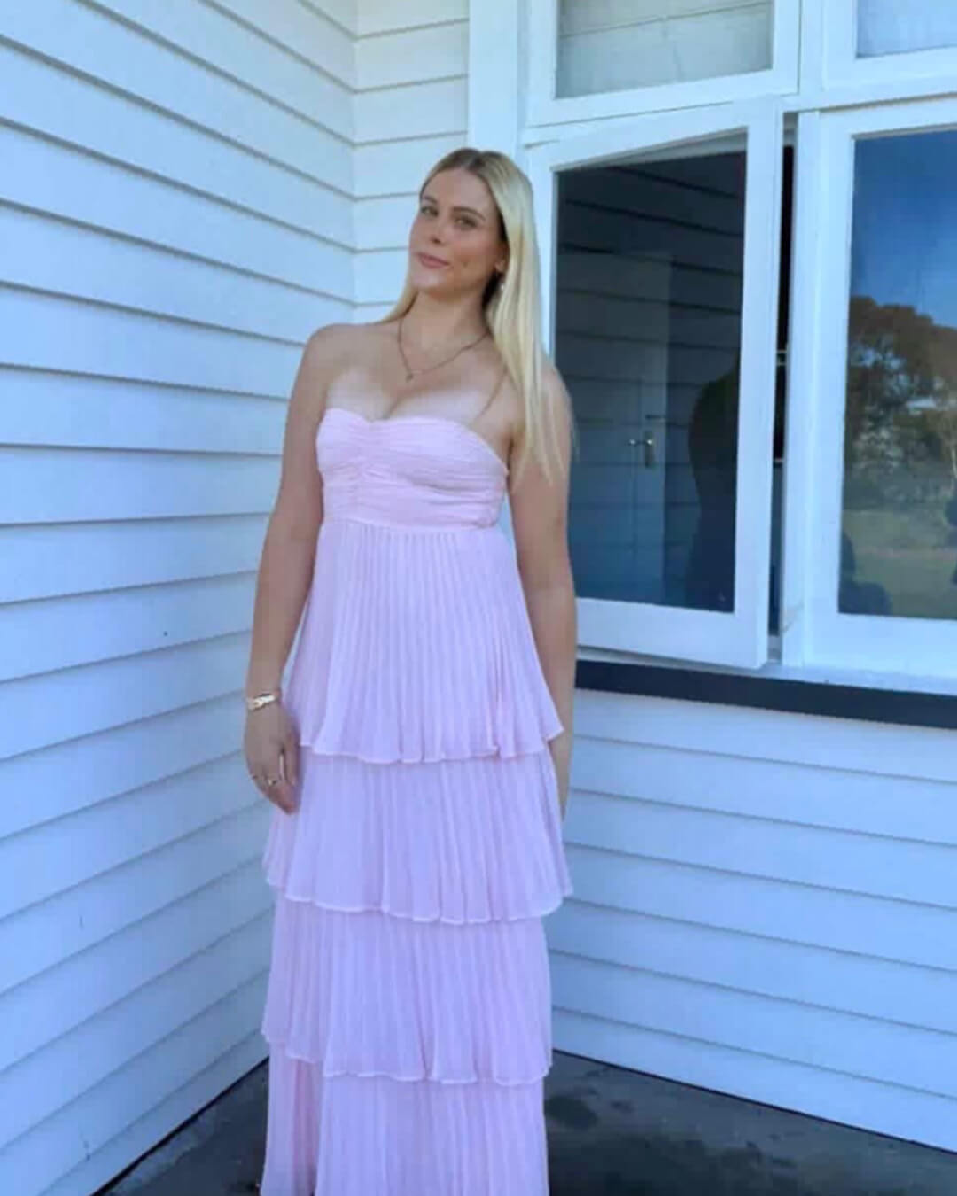 Michelle Sukienka maxi bez ramiączek z plisami i falbanami