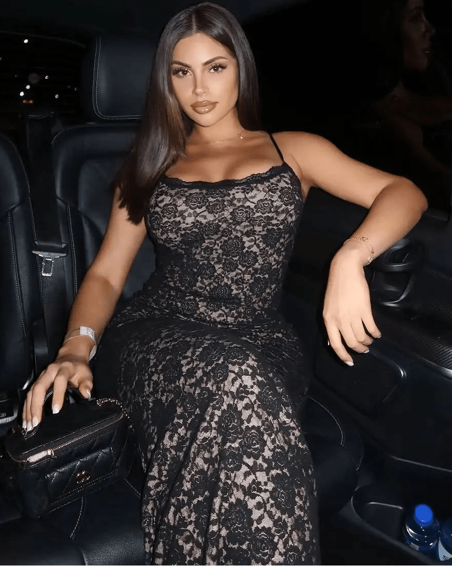 Sukienka maxi z koronką Nina off-shoulder