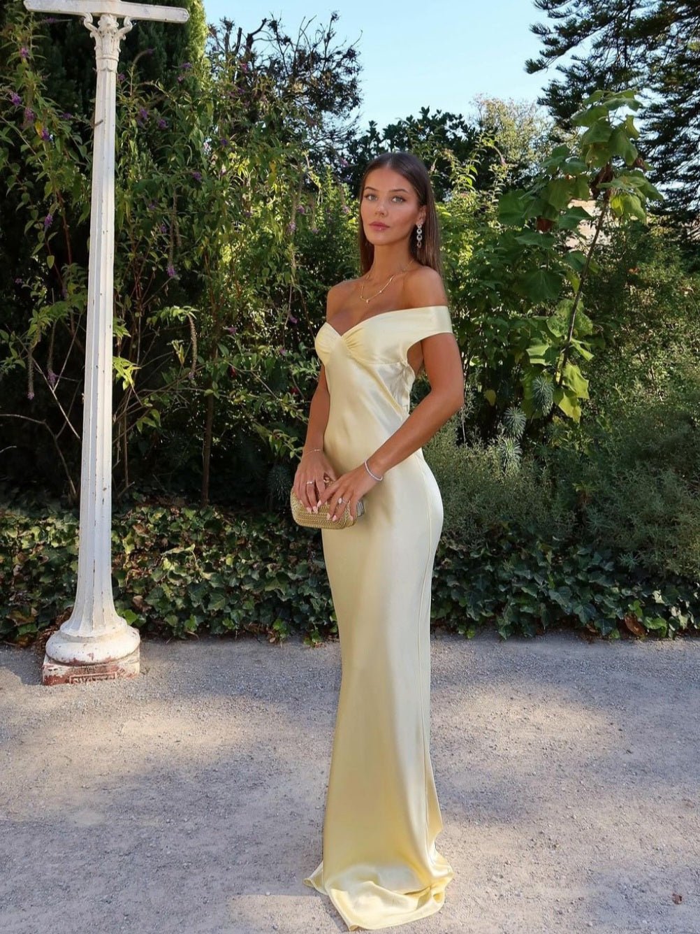 Serene Sukienka Maxi z Satyny bez Pleców