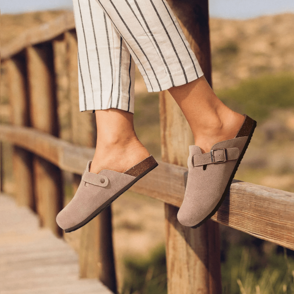 Sandały Minerva Slip-on z regulowanym zapięciem