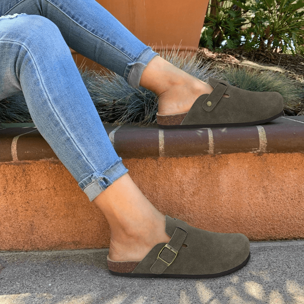 Sandały Minerva Slip-on z regulowanym zapięciem