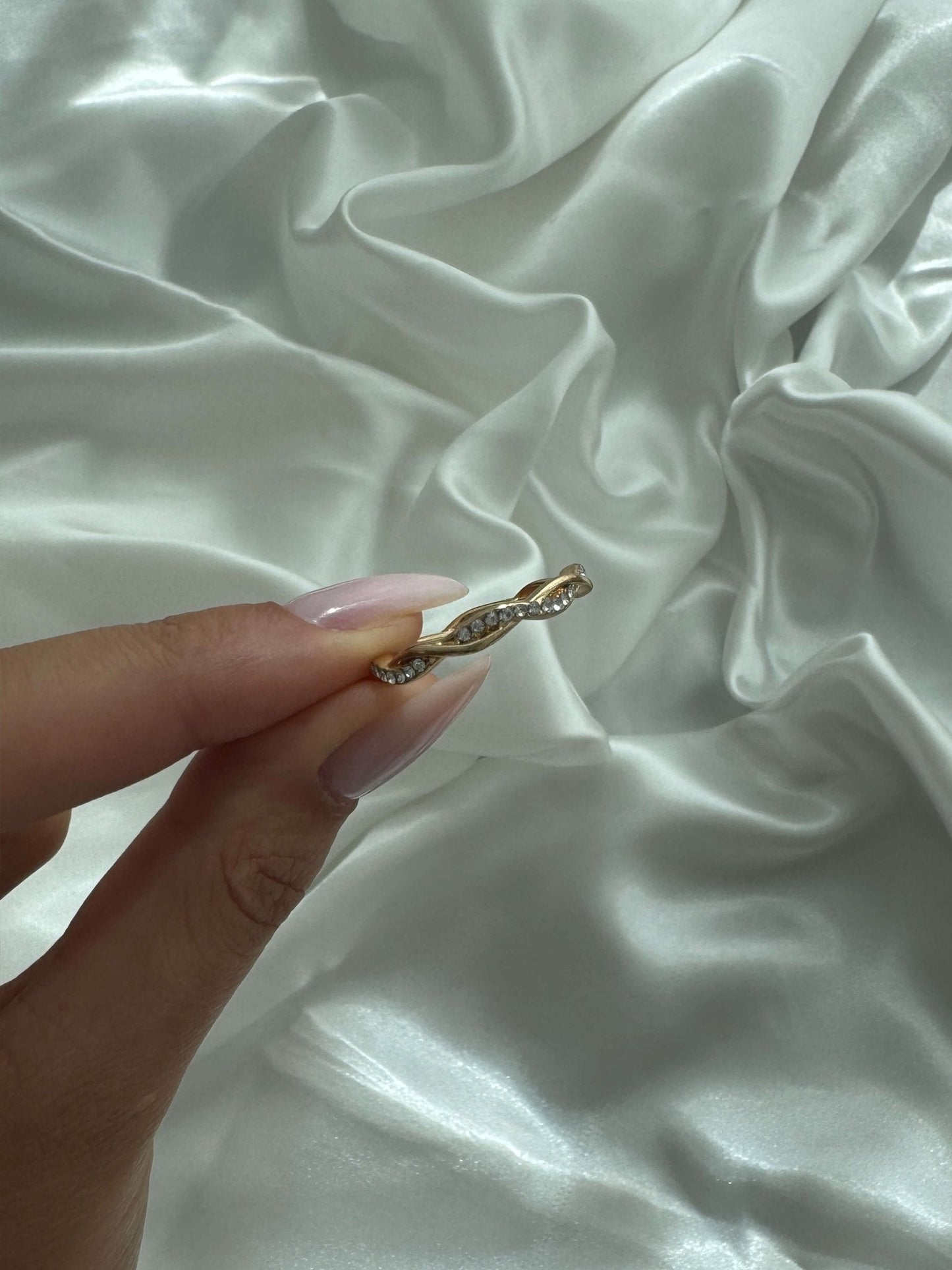 Arabel Infinity Twist Strassring