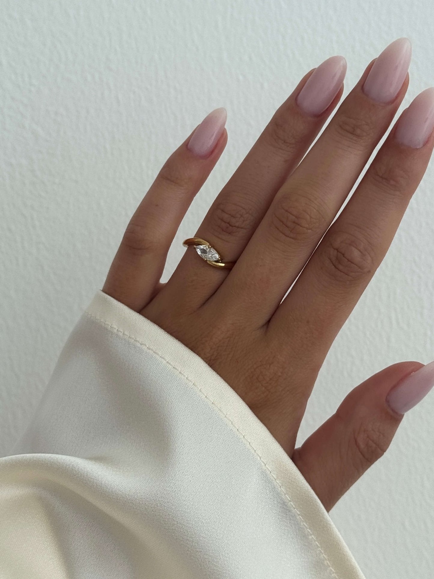 Calista Gedrehter Eleganz Bandring