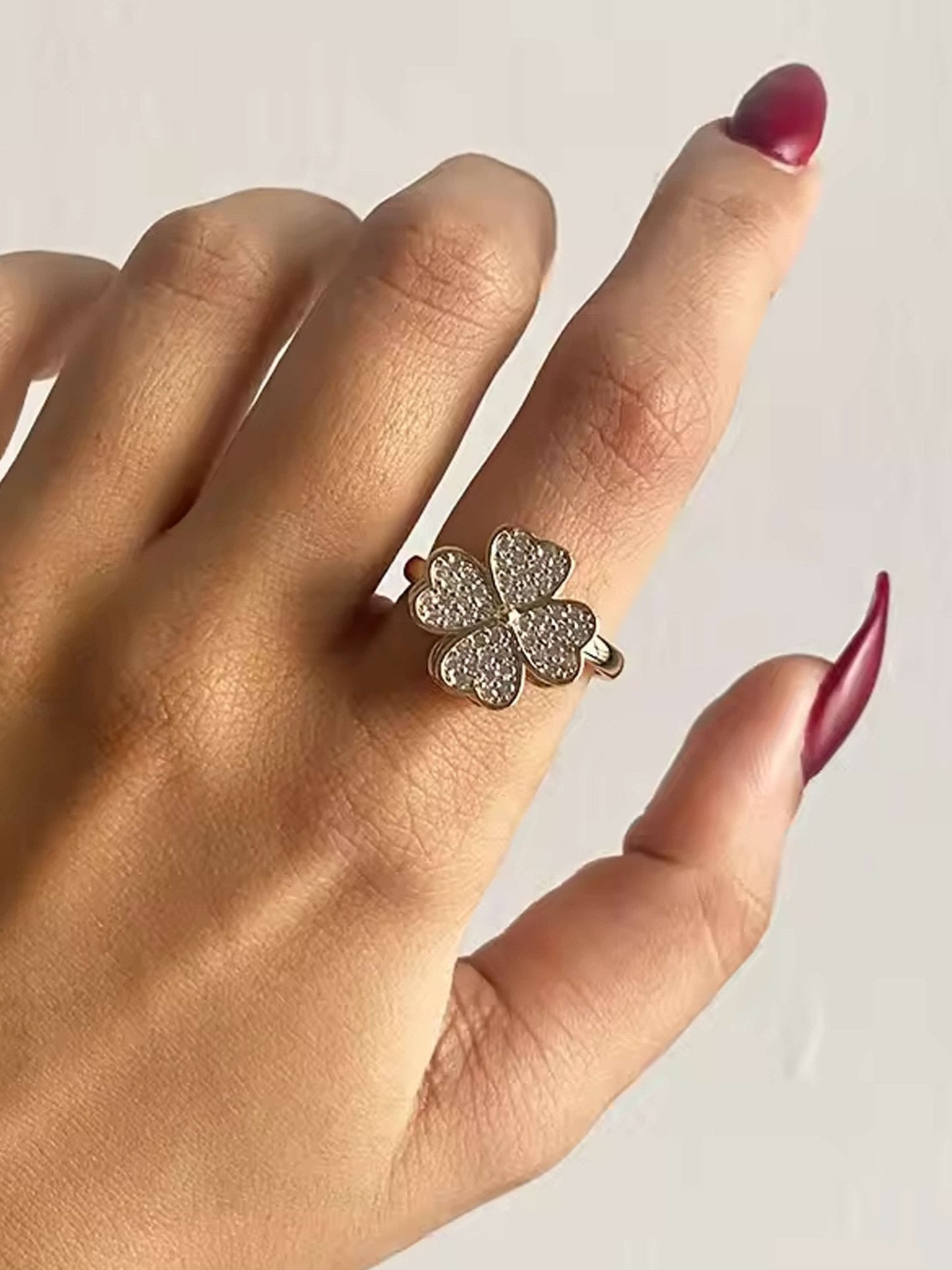 Pierścionek Fidget Spinner z Klee