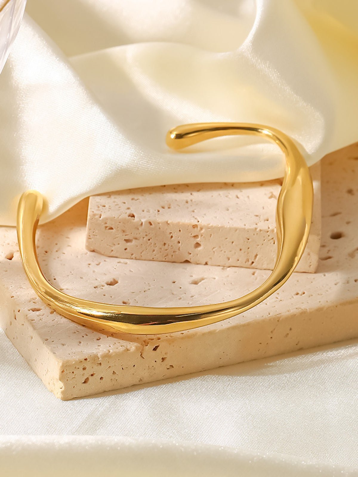Lilia Offenes Armband