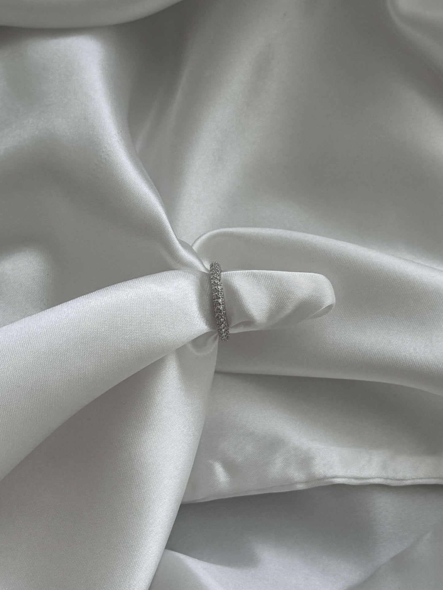 Zeya Crown-Edge Strass-Bandring